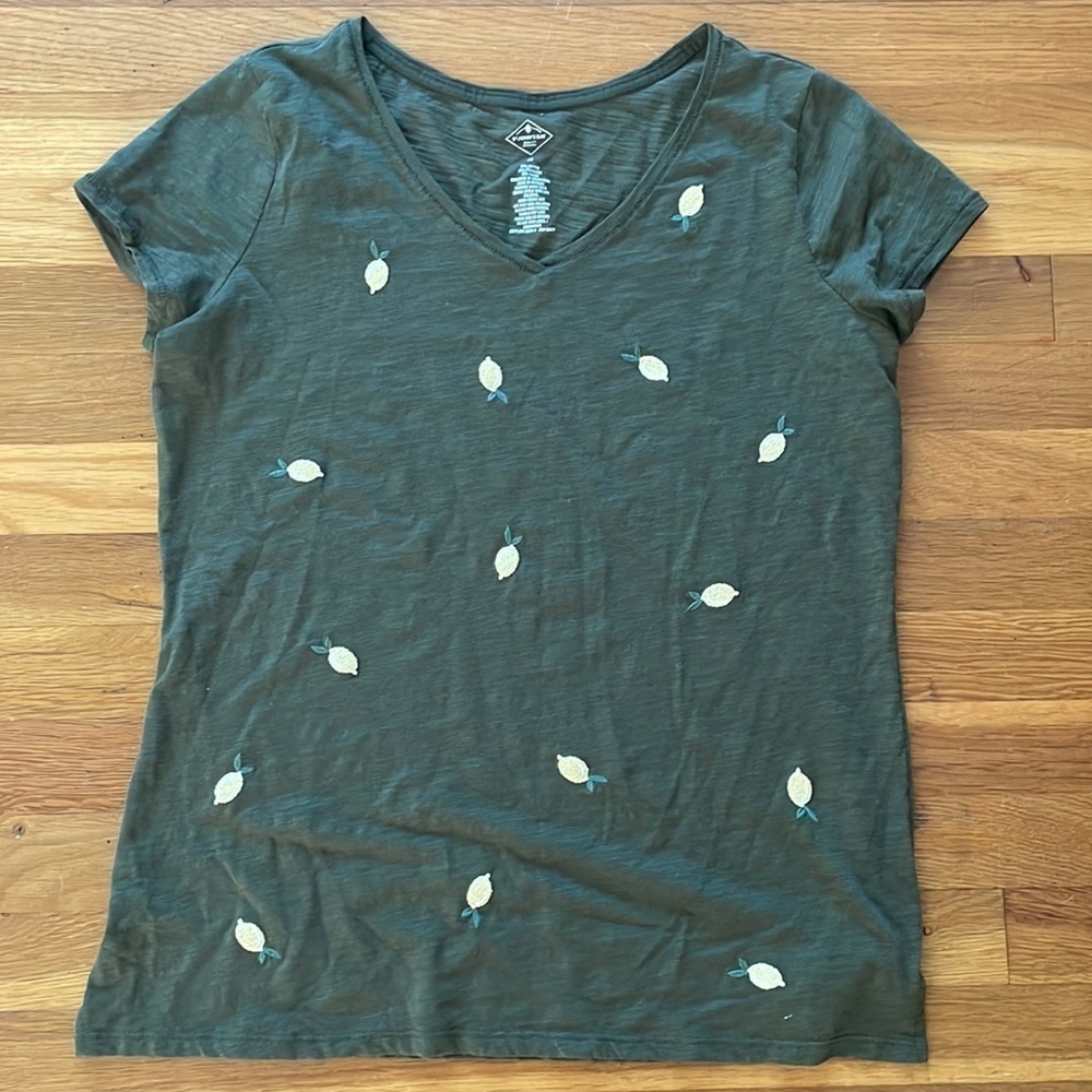 St John’s Bay Lemon Embroidered Tee medium